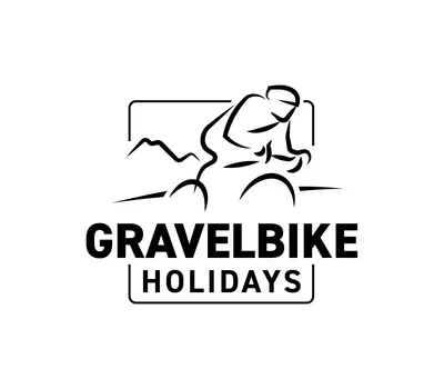 Una vacanza in gravel bike nelle Marche Logo nero di un ciclista in montagna con scritta Gravelbike Holidays